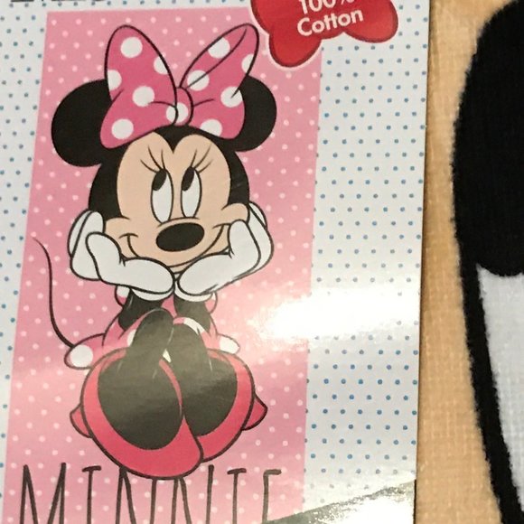 Minnie Mouse Beach Towel - Picture 2 of 4